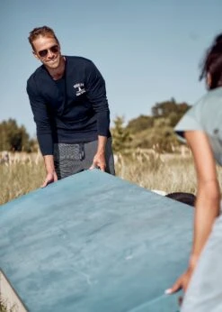 Short SUNDAG MarineStriped/Navy 24 Short SUNDAG MarineStriped/Navy -Noorlys Longsleeve Men Navy Cotton Bio Eco Fair Print Surf Segeln Strand Beachwear Summer Collection Short Sundag b1804bd2 b9c0 4fc0 9682 7361c0f4c3ae