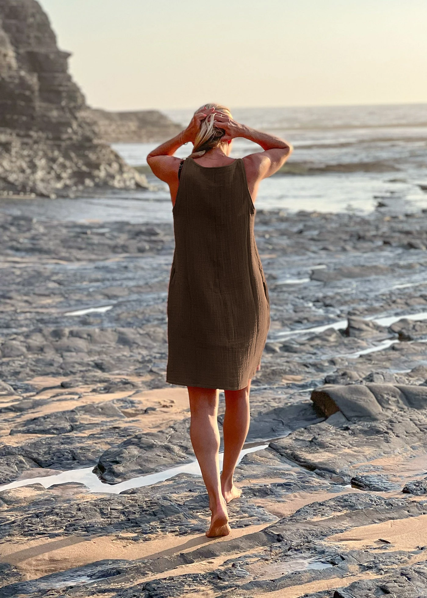 Musselin-Kleid HERMOSA Schokolade 5 Musselin-Kleid HERMOSA Schokolade – Bild 5