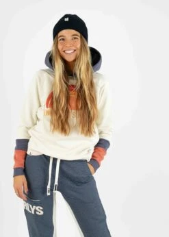 Hoodie TÜÜTJE PearledIvory 14 Hoodie TÜÜTJE PearledIvory -Noorlys Nachhaltig bio fair produziert kuschlig frau laessig winter herbst warm new Nachhaltig bio fair produziert kuschlig frau laessig winter herbst warm new 58