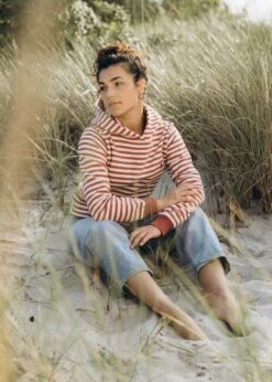 Basic-Hoodie HELENE MahagonyStriped 12 Basic-Hoodie HELENE MahagonyStriped -Noorlys bio maenner frauen strand nachhaltig faire sommer mode bio 129