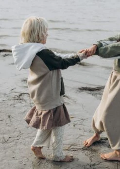 Hoodie BRIIS CypressGreen 12 Hoodie BRIIS CypressGreen -Noorlys bio maenner frauen strand nachhaltig faire sommer mode bio 147