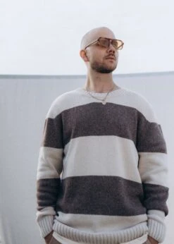 Strickpullover RIFFELT OysterSchokoStriped 15 Strickpullover RIFFELT OysterSchokoStriped -Noorlys bio maenner frauen strand nachhaltig faire sommer mode bio 188