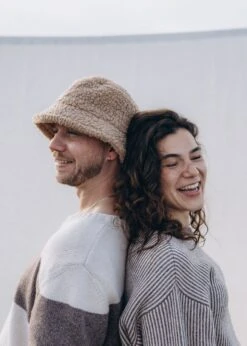 Strickpullover RIFFELT OysterSchokoStriped 14 Strickpullover RIFFELT OysterSchokoStriped -Noorlys bio maenner frauen strand nachhaltig faire sommer mode bio 195