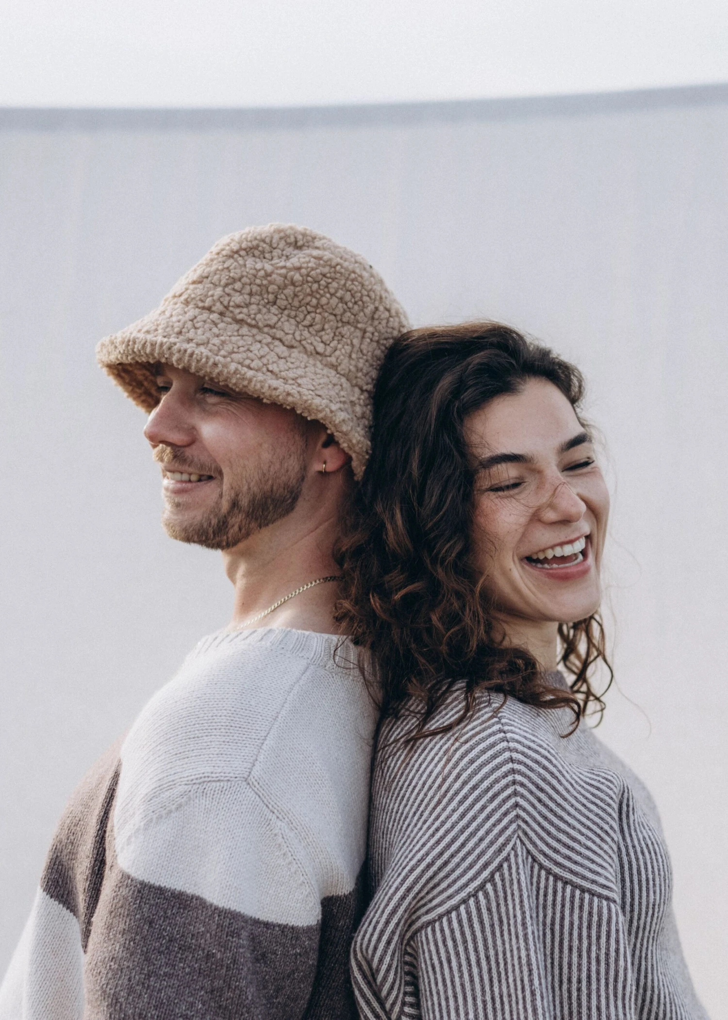 Strickpullover RIFFELT OysterSchokoStriped 7 Strickpullover RIFFELT OysterSchokoStriped – Bild 7