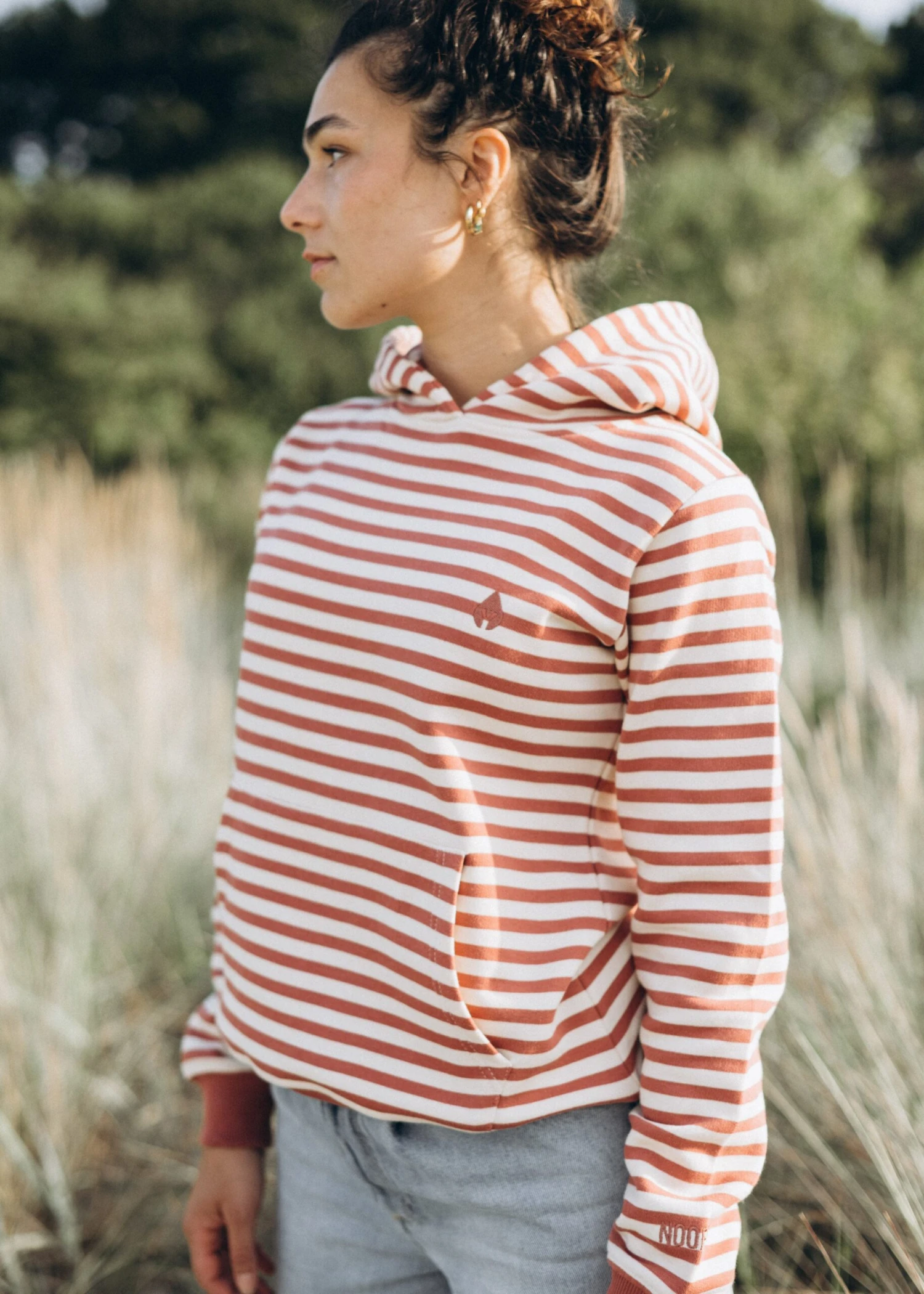 Basic-Hoodie HELENE MahagonyStriped 2 Basic-Hoodie HELENE MahagonyStriped – Bild 2