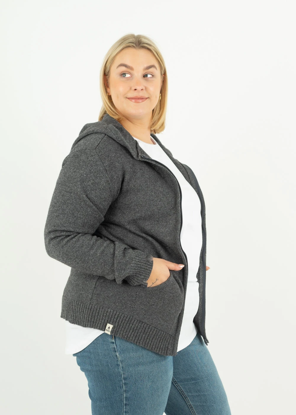 Strickjacke JULIE Anthracite 12 Strickjacke JULIE Anthracite – Bild 12