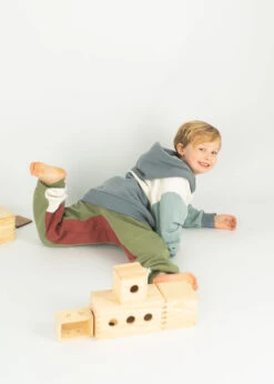 Hoodie TÜÜG StormyWeather 11 Hoodie TÜÜG StormyWeather -Noorlys cold kids winter nachhaltig fair produziert warm kuschlig boxershorts winter schoen 59 b4682f4e 8616 4f34 adce d96817df8a27