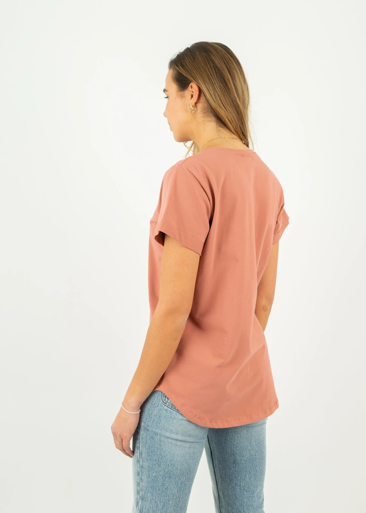 T-Shirt SCHIER LightMahagony 6 T-Shirt SCHIER LightMahagony – Bild 6