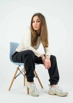 Jogginghose STIEFBUCK Black 27 Jogginghose STIEFBUCK Black -Noorlys frauen bio baumwolle nachhaltig fair produziert mode frauen jogger hoodie gemuetlich leicht sommer fruehling new women pants stiefbuck black