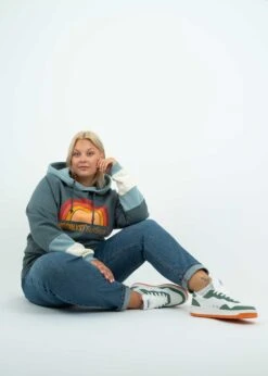 Hoodie TÜÜTJE StormyWeather 17 Hoodie TÜÜTJE StormyWeather -Noorlys frauen curvy bio baumwolle fair produziert nachhaltig kollektion curvy women nachhaltig 35