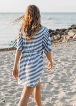 Sommerkleid RINGEL StormyStriped 11 Sommerkleid RINGEL StormyStriped -Noorlys gemuetlich bio baumwolle hoodie nachhaltig fair produziert mode neu 459