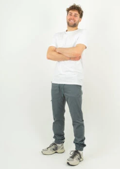 Jogger-Chino MAANDAG StormyWeather 29 Jogger-Chino MAANDAG StormyWeather -Noorlys heavy sweat nachhaltig fair produziert warm kuschlig winter schoen 68