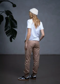 Jogger-Chino MAANDAG Camel 33 Jogger-Chino MAANDAG Camel -Noorlys heavy sweat new nachhaltig fair produziert warm kuschlig schoen 209