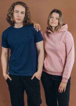 T-Shirt JOHANN Navy 10 T-Shirt JOHANN Navy -Noorlys herren damen winter nachhaltig fair produziert warm kuschlig boxershorts winter cool schoen 76