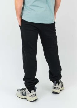 Jogginghose SUNDAG Black/Black -Noorlys jogger hoodie socken socks fair produziert mann bio nachhaltig men sommer hose mode fashion noorlys baumwolle sundag black