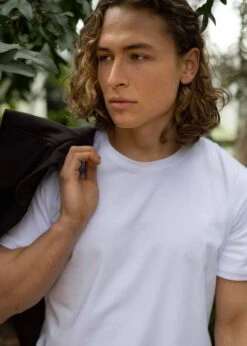 T-Shirt JOHANN White 18 T-Shirt JOHANN White -Noorlys korrektur kuschlig fair produziert bio baumwolle warm women laessig kollektion new sommer men style 10