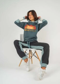 Bündel Hoodie TÜÜTJE & Jogginghose SUNDAG 16 Bündel Hoodie TÜÜTJE & Jogginghose SUNDAG -Noorlys kuschlig fair produziert bio baumwolle warm bundle men women laessig 87 e5be5674 0f6f 4350 8d2e 859d61e0584c