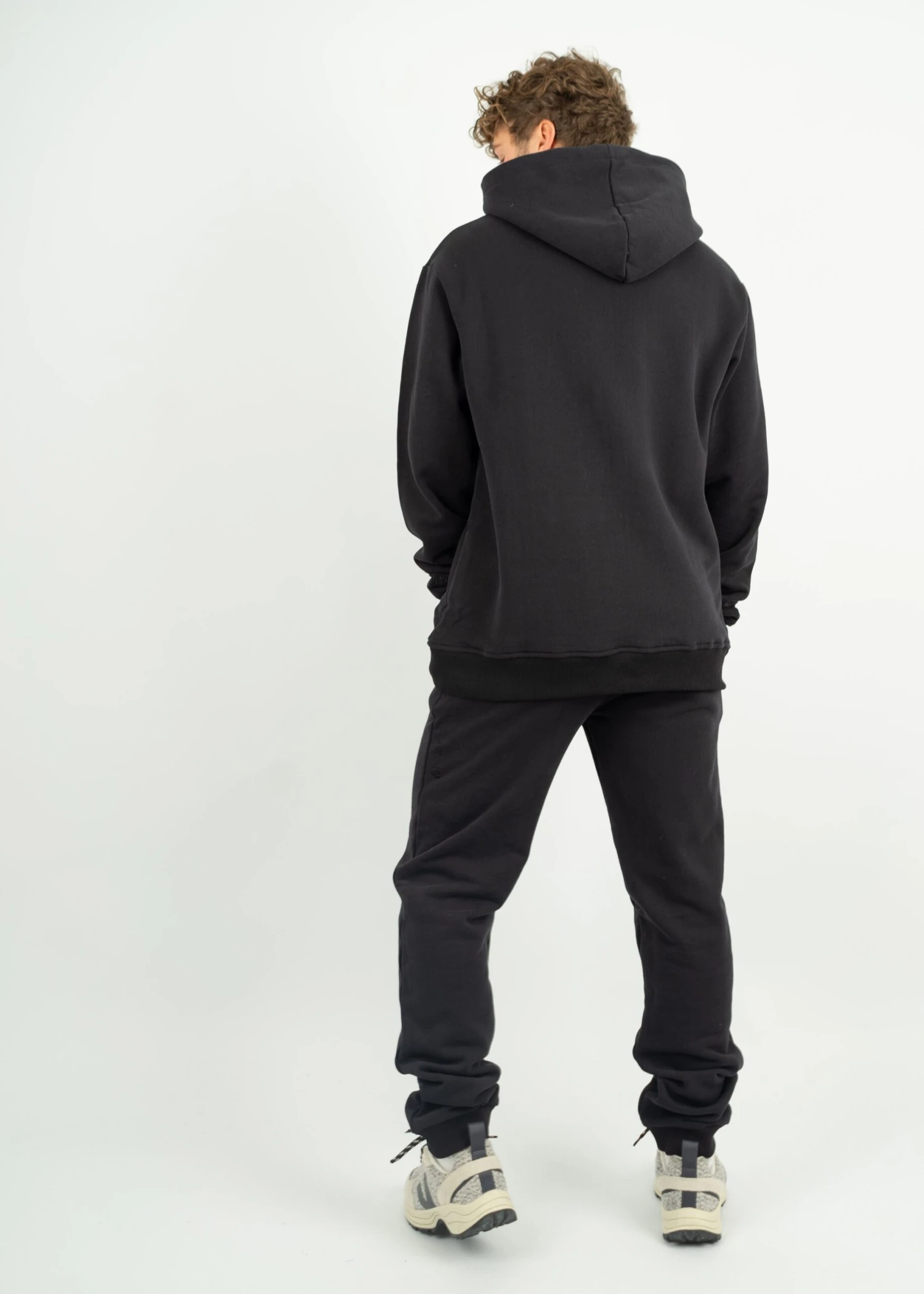 Bündel Hoodie MIKA & Jogginghose MOMME Black 4 Bündel Hoodie MIKA & Jogginghose MOMME Black – Bild 4