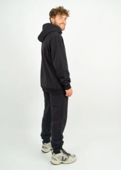 GOTS Basic-Jogginghose MOMME Black 16 GOTS Basic-Jogginghose MOMME Black -Noorlys maenner buendel nachhaltig fair produziert warm kuschlig muetze winter cool 38