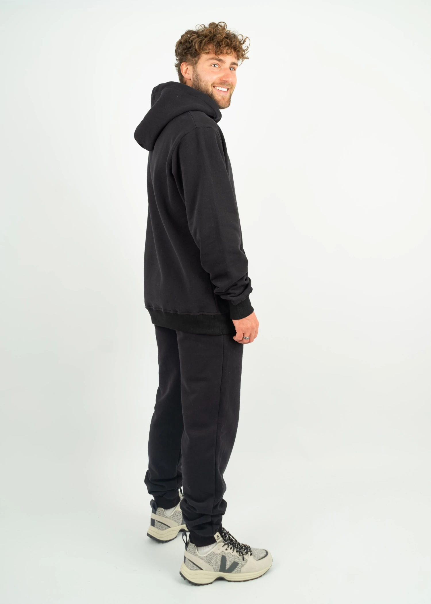 Bündel Hoodie MIKA & Jogginghose MOMME Black 5 Bündel Hoodie MIKA & Jogginghose MOMME Black – Bild 5