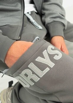 Jogginghose SUNDAG SmokedPearl/UltimateGrey 17 Jogginghose SUNDAG SmokedPearl/UltimateGrey -Noorlys maenner buendel nachhaltig fair produziert warm kuschlig muetze winter cool 76