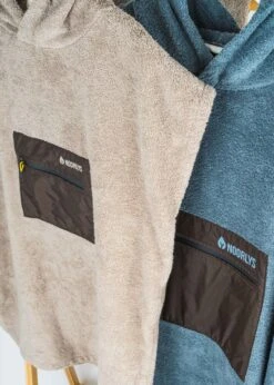 Kinder-Surf-Poncho MALIA StormyWeather 21 Kinder-Surf-Poncho MALIA StormyWeather -Noorlys malia stills studio 11