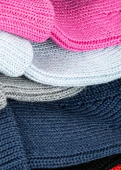 Wollmütze KARLI HotPink 16 Wollmütze KARLI HotPink -Noorlys muetze schal nachhaltig warm kuschlig cozy herbst kalt fair