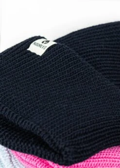 Wollmütze KARLI Marine 5 Wollmütze KARLI Marine -Noorlys muetze schal nachhaltig warm kuschlig cozy herbst kalt fair 2 8ffc63d6 7ee4 402c 9684 5f2bd99fe271