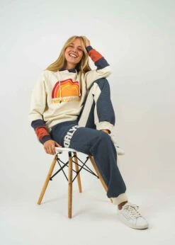 Hoodie TÜÜTJE PearledIvory 18 Hoodie TÜÜTJE PearledIvory -Noorlys nachhaltig bio baumwolle fair produziert men unisex women kuschlig warm weich gemuetlich bundle tueuetje sundag 2