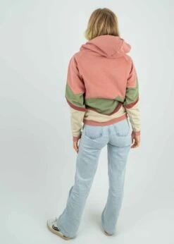 Hoodie BEEVERN OldRose 14 Hoodie BEEVERN OldRose -Noorlys nachhaltig bio muetze baumwolle jogger fair produziert hoodie men women noorlys shooting 128