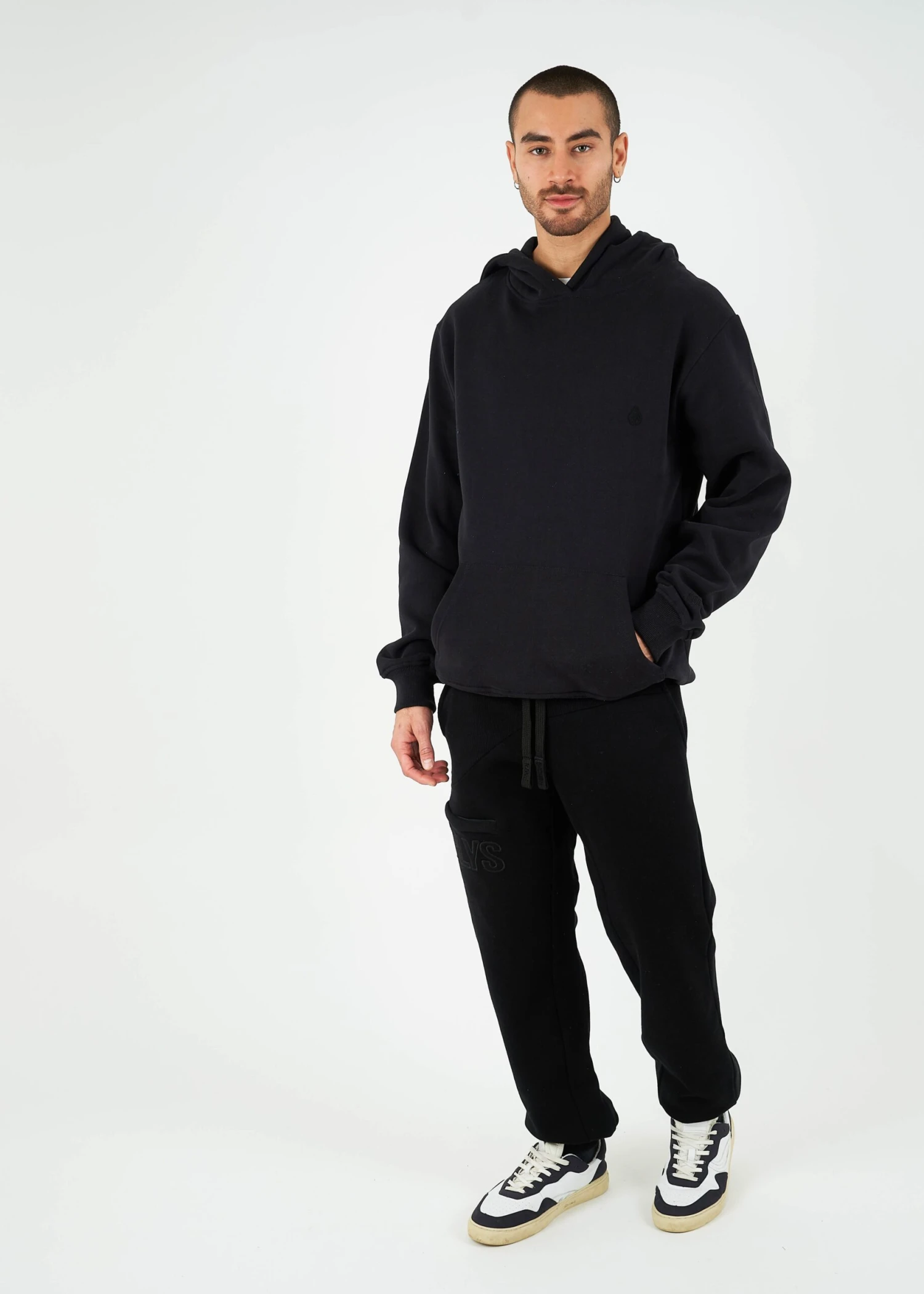 Basic-Hoodie MIKA Black 6 Basic-Hoodie MIKA Black – Bild 6
