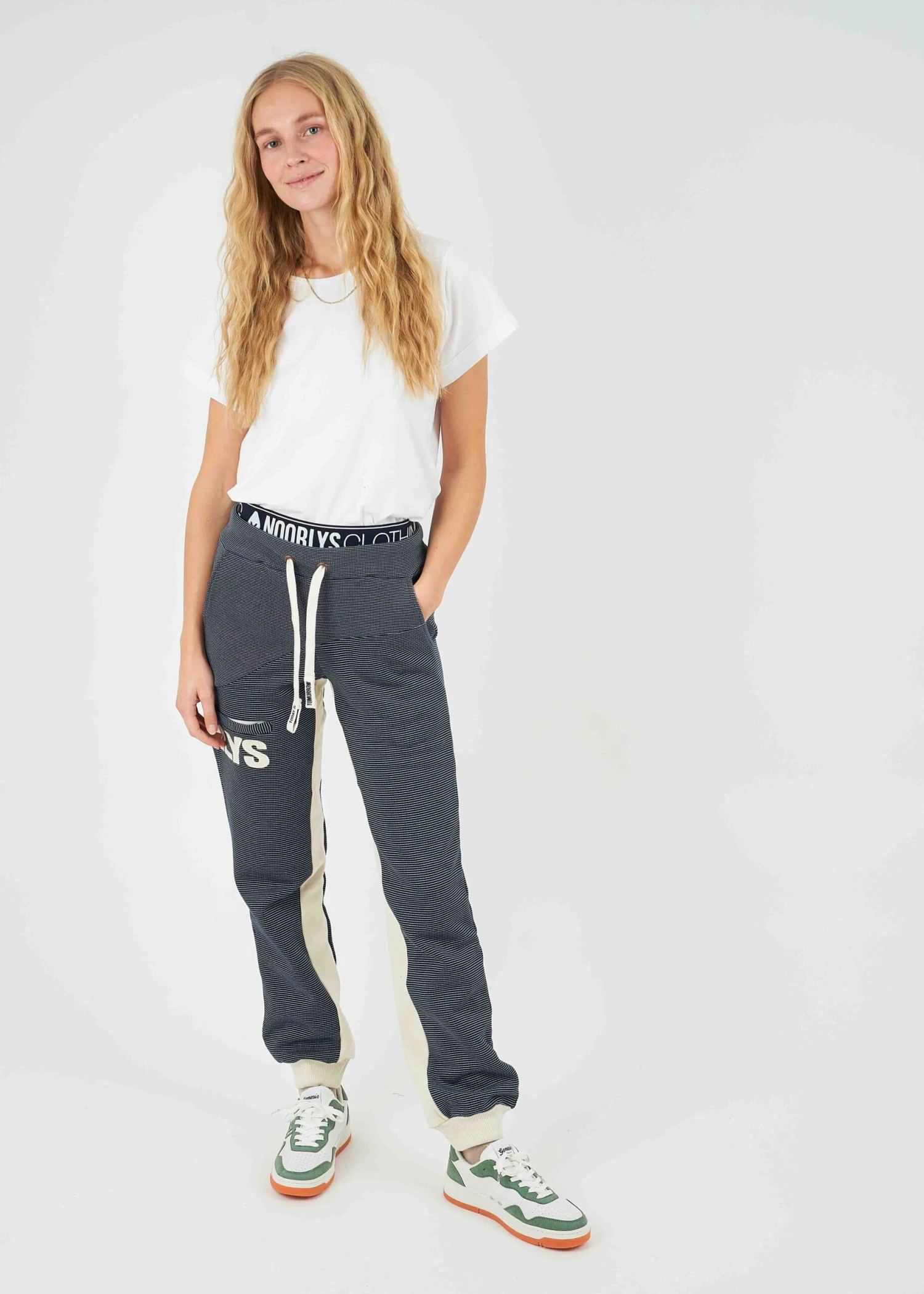 Bündel T-Shirt SCHIER & Jogginghose SUNDAG 1 Bündel T-Shirt SCHIER & Jogginghose SUNDAG