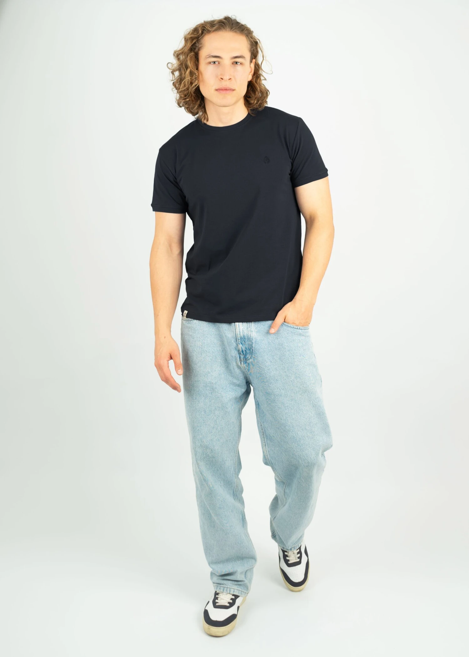 T-Shirt JOHANN Black 4 T-Shirt JOHANN Black – Bild 4