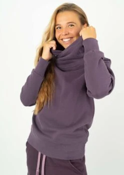 Hoodie LIN PlumPerfect 8 Hoodie LIN PlumPerfect -Noorlys nachhaltig buendel fair produziert warm kuschlig muetze winter frauen 57