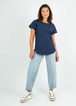 T-Shirt SCHIER Navy 12 T-Shirt SCHIER Navy -Noorlys nachhaltig fair produziert frauen winter cool warm shoen laessig 143