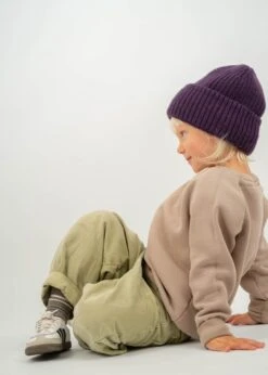 Kaschmirmütze ALMA Aubergine 11 Kaschmirmütze ALMA Aubergine -Noorlys nachhaltig fair produziert warm kuschlig muetze handschuhe beanie 89