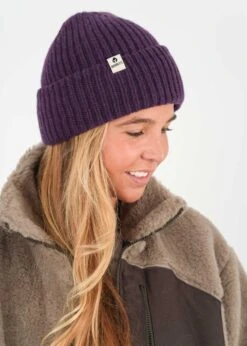 Kaschmirmütze ALMA Aubergine 8 Kaschmirmütze ALMA Aubergine -Noorlys nachhaltig fair produziert warm kuschlig muetze winter frauen 70
