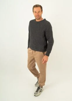 Jogger-Chino MAANDAG Camel 28 Jogger-Chino MAANDAG Camel -Noorlys noorlys shooting nachhaltig fair produziert cool sommer schoen 184