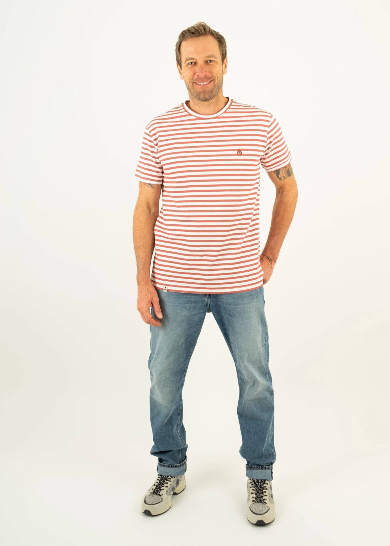 T-Shirt JOHANN MahagonyStriped 5 T-Shirt JOHANN MahagonyStriped – Bild 5