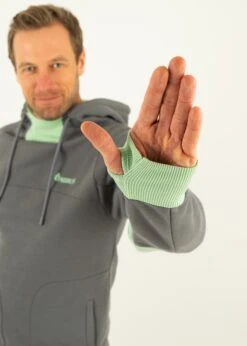 Hoodie STORM SmokedPearl/CameoGreen 19 Hoodie STORM SmokedPearl/CameoGreen -Noorlys noorlys shooting nachhaltig fair produziert cool sommer schoen 92