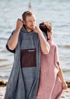 Surf-Poncho MALIA OldRose -Noorlys poncho fair nachhaltig kuschlig weich mode cool oeko
