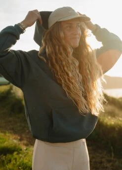 Heavy-Sweat Hoodie PUNDIG DarkSlate 24 Heavy-Sweat Hoodie PUNDIG DarkSlate -Noorlys sommer heavy sweat kollektion nachhaltig faire mode bio materialien summer 11