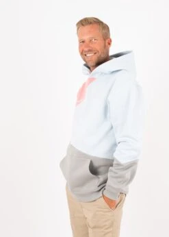 Hoodie DYNAAMIK FlamingoPink/IllusionBlue/UltimateGrey 6 Hoodie DYNAAMIK FlamingoPink/IllusionBlue/UltimateGrey -Noorlys sommer sweat nachhaltig faire mode bio materialien summer 13