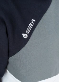 Hoodie DYNAAMIK Navy/StormyWeather/IllusionBlue 10 Hoodie DYNAAMIK Navy/StormyWeather/IllusionBlue -Noorlys sommer sweat nachhaltig faire mode bio materialien summer 2