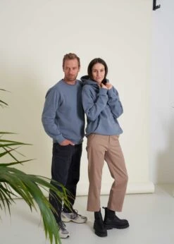 Basic-Hoodie MIKA StormyWeather 15 Basic-Hoodie MIKA StormyWeather -Noorlys stills nachhaltig bio fair produziert warm winter 151