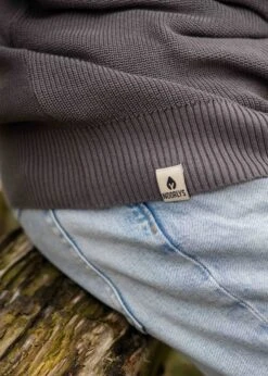 Strickpullover JORI Anthracite 21 Strickpullover JORI Anthracite -Noorlys summer knit spring bio nachhaltig fair produziert oeko cool schoen men women kleidung fresh neu sommer 26