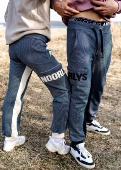 Jogginghose SUNDAG MarineStriped/Navy 20 Jogginghose SUNDAG MarineStriped/Navy -Noorlys surf jogginghose aus bio baumwolle sundag navy marine