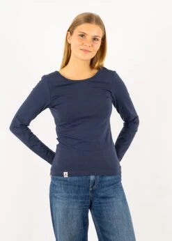 Longsleeve ELISE Navy 11 Longsleeve ELISE Navy -Noorlys winter fair studio cozy schoen nachhaltig faire mode bio summer 10